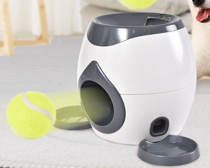 Tennis ball throwing device