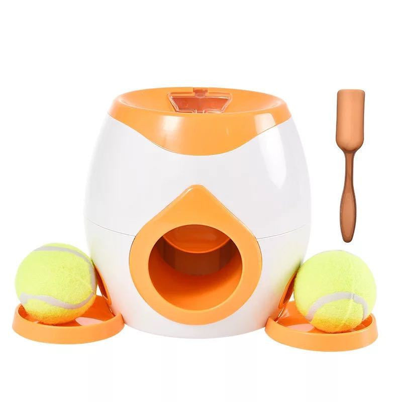 Tennis ball throwing device