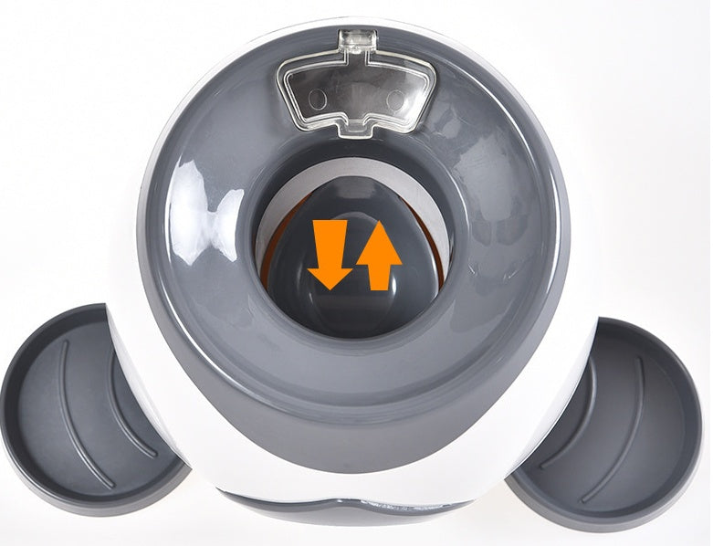 Tennis ball throwing device
